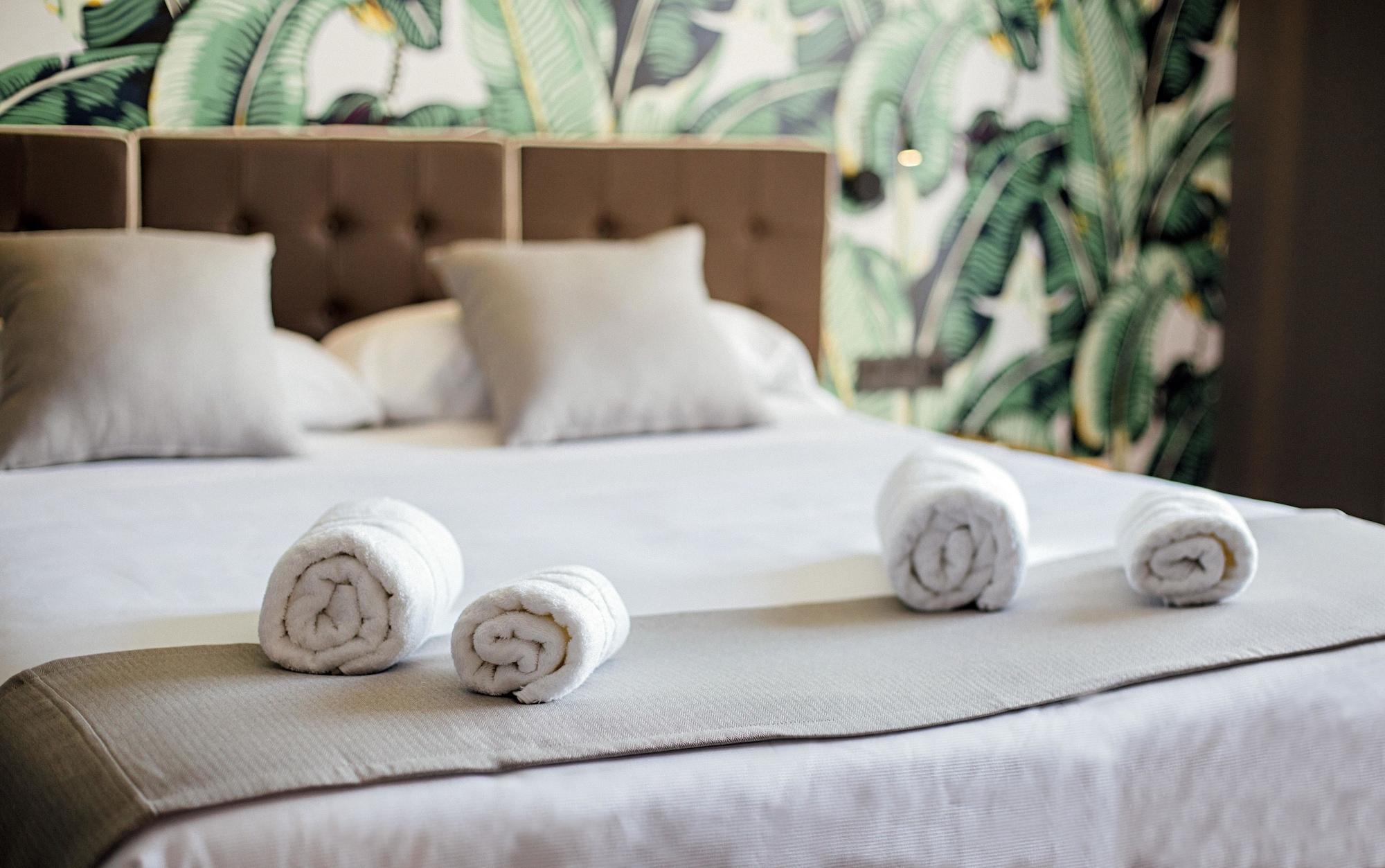 Malaga Premium Hotel Экстерьер фото