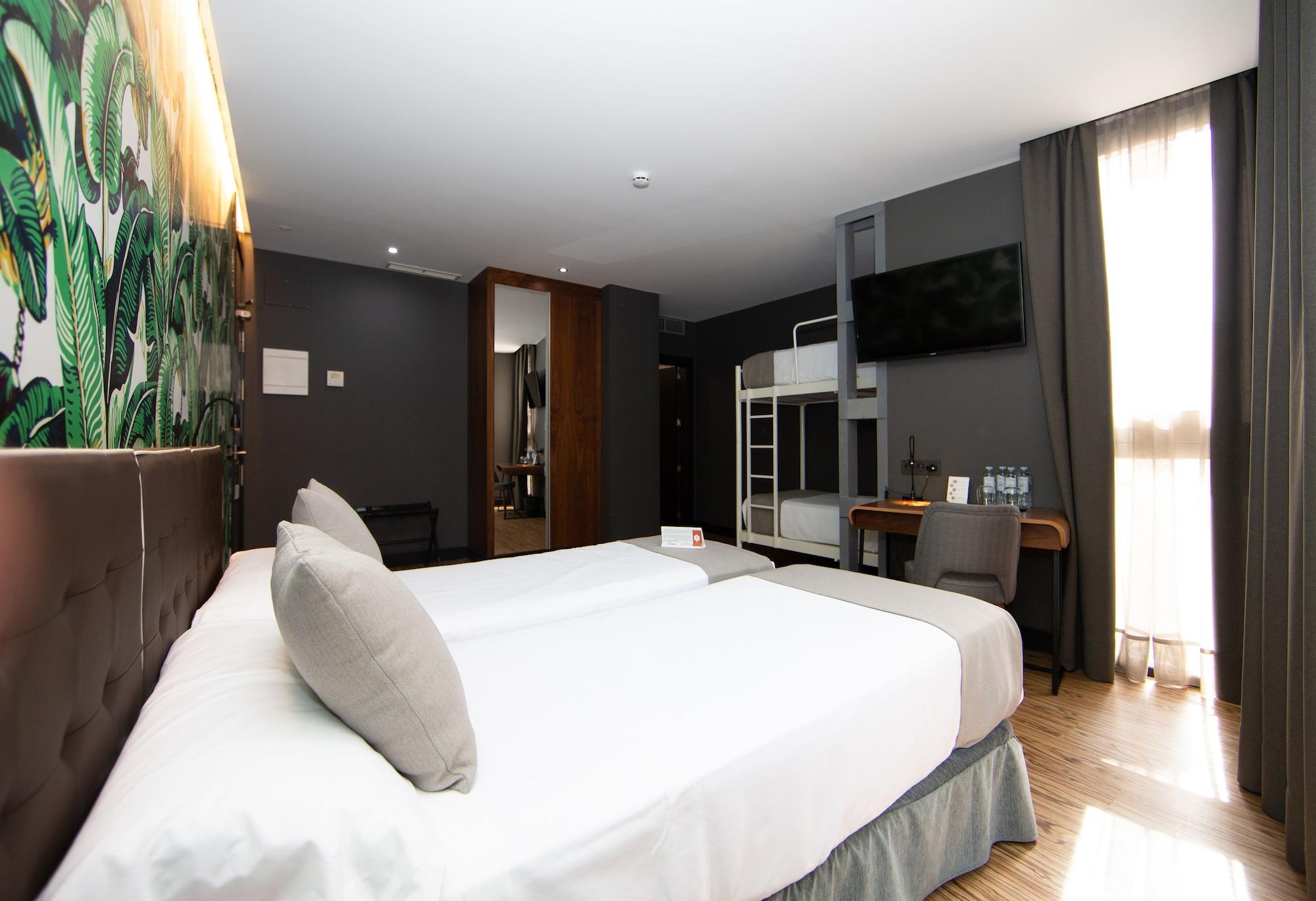 Malaga Premium Hotel Экстерьер фото